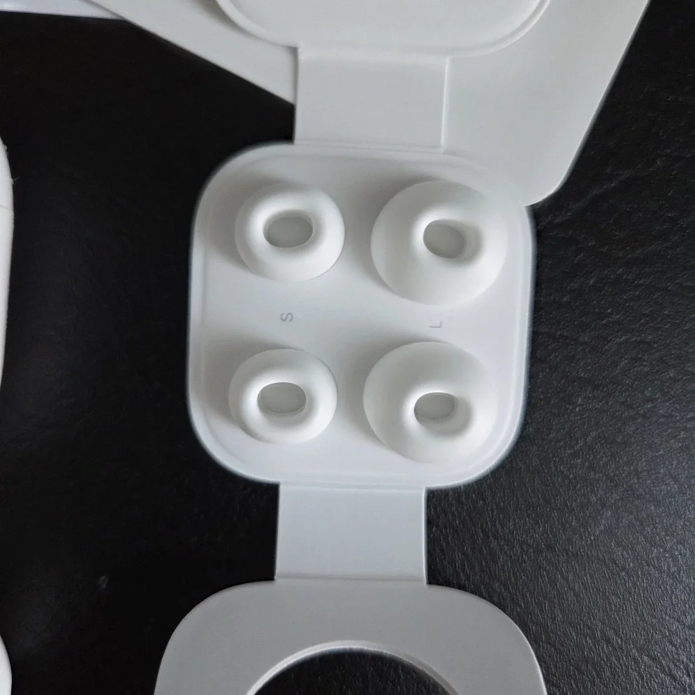 Apple AirPods Pro Wireless Charging Case 1st Gen White w/ Box Fittings Cable CIB